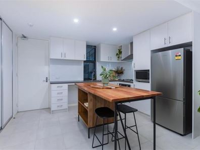 2/18 Miranda Crescent, Coolbellup WA 6163