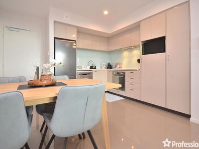 94/1 Rowe Avenue, Rivervale WA 6103