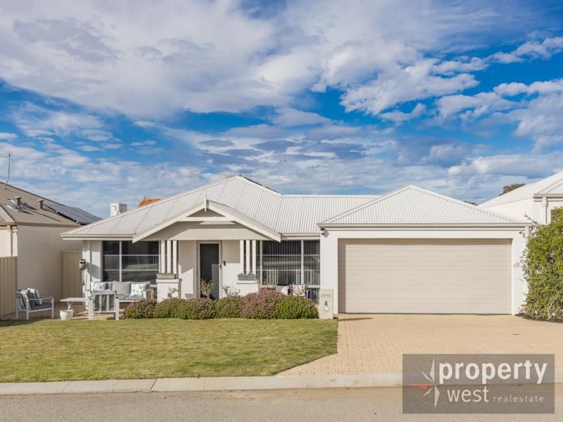 4 Rocklands Loop, Carramar