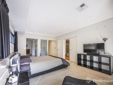 12 Warrington Road, Byford WA 6122