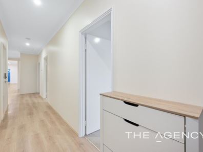 8 Mudstone Road, Treeby WA 6164