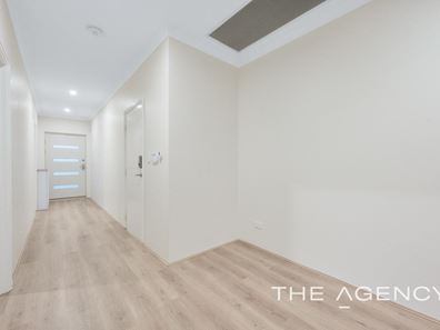 8 Mudstone Road, Treeby WA 6164