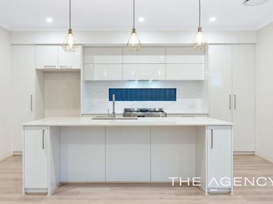8 Mudstone Road, Treeby WA 6164