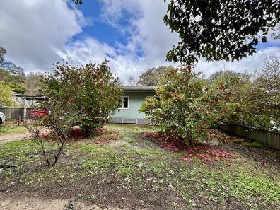 23 Mclarty Street, Dwellingup WA 6213