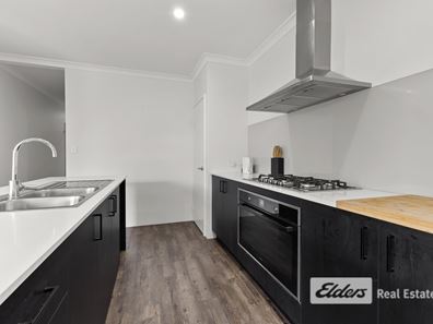2/1 Aquila Drive, Australind WA 6233