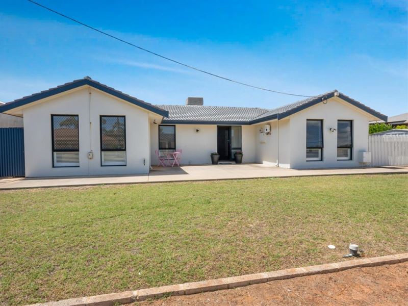 11 O'Connor Street, Bluff Point WA 6530