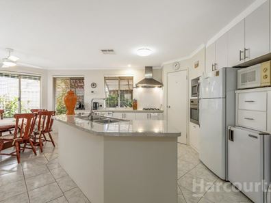 10 Marriot Turn, Currambine WA 6028