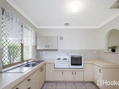 29/24 Southdown Place, Thornlie WA 6108