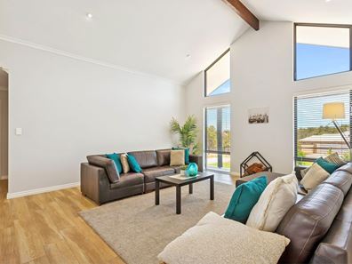 8 Liberte Crescent, Baskerville WA 6056