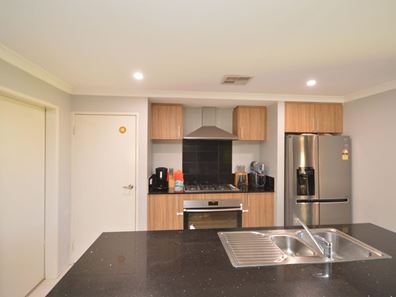 6 Hovea Lane, Pinjarra WA 6208