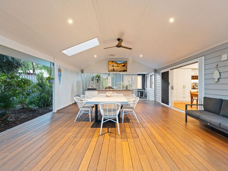 1 MacIntyre Street, Abbey WA 6280