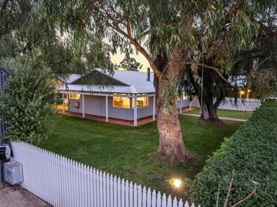 1 MacIntyre Street, Abbey WA 6280