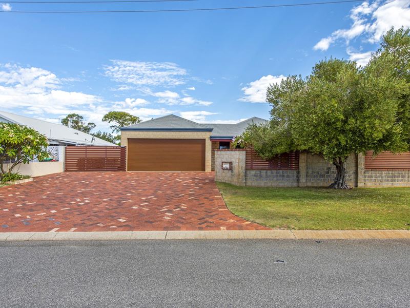 14 Woodlands Road, Golden Bay WA 6174