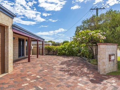 14 Woodlands Road, Golden Bay WA 6174