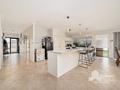 16 Pluto Drive, Australind WA 6233