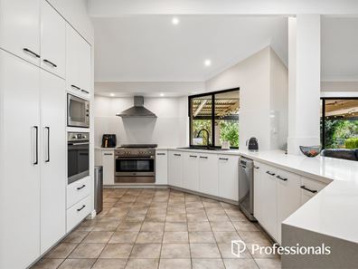 1 Halleendale Road, Walliston WA 6076