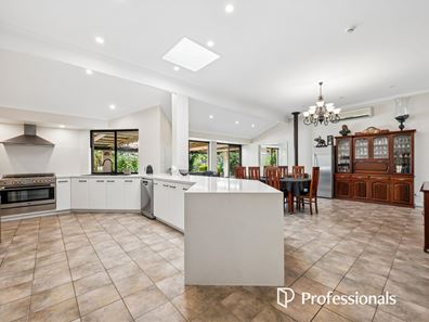 1 Halleendale Road, Walliston WA 6076