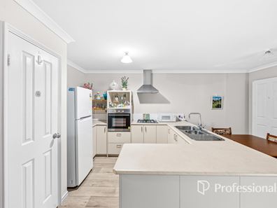 30/2 Heavenly Court, Australind WA 6233