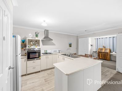 30/2 Heavenly Court, Australind WA 6233