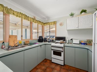 1 Lawrence Place, Lancelin WA 6044
