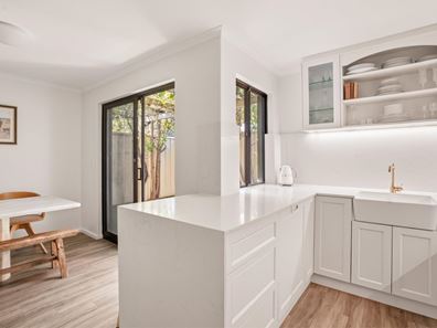 1/31 Caporn Street, Crawley WA 6009