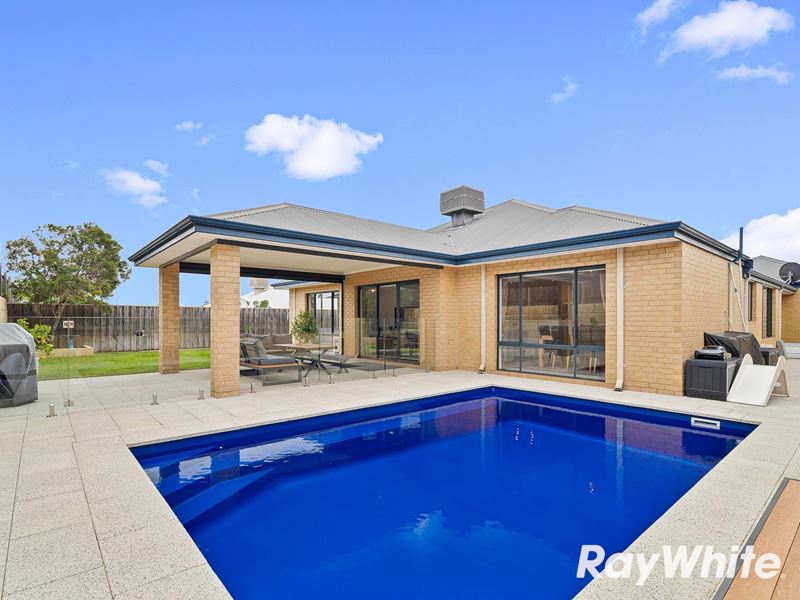 48 Buttercup Parkway, Halls Head WA 6210