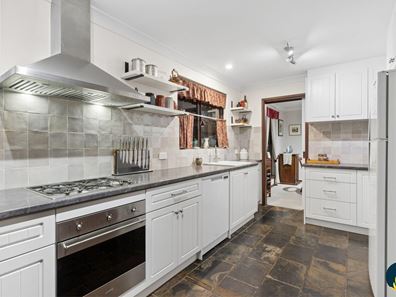 20 Croyden Road, Roleystone WA 6111