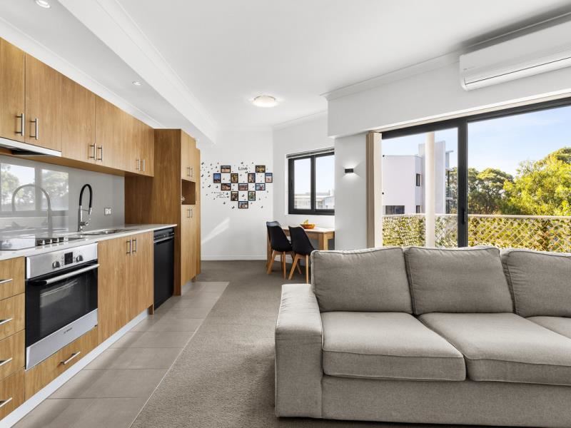 74/6 Walsh Loop, Joondalup