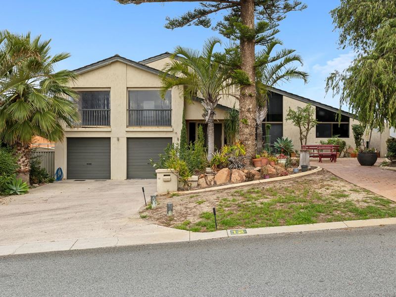 12 St Ives Loop, Kallaroo WA 6025