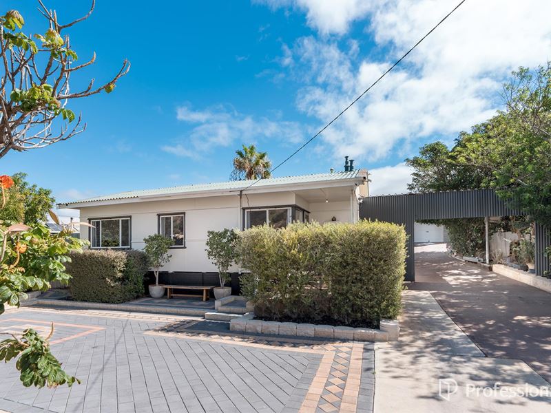 132 Brand Highway, Tarcoola Beach WA 6530
