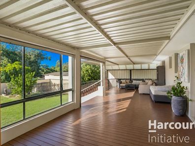 25 Roydon Way, Girrawheen WA 6064