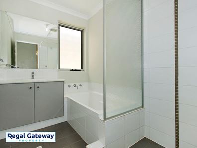 51 Lyon Road, Atwell WA 6164