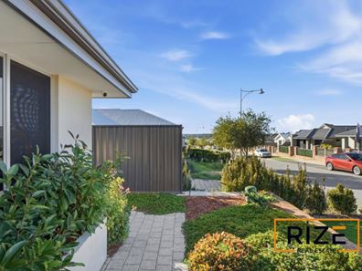15 Wallaby Road, Banksia Grove WA 6031