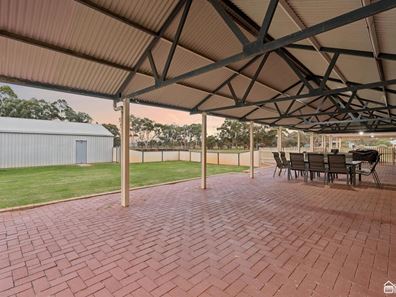203 Country Drive, Oakford WA 6121