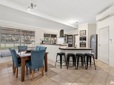 203 Country Drive, Oakford WA 6121