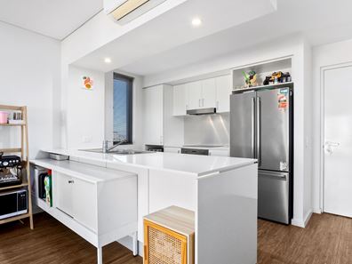 27/11 Signal Terrace, Cockburn Central WA 6164