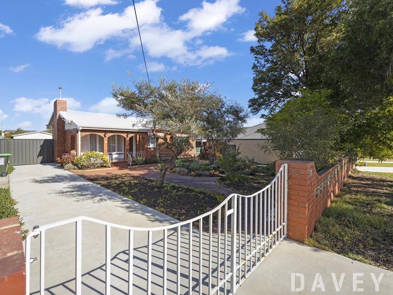 32 Narla Way, Nollamara WA 6061