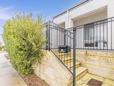 13 Altrincham Grove, Butler WA 6036