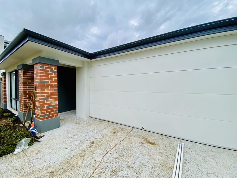 33 Lyrebird Square, Ballajura WA 6066