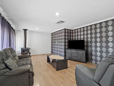 40 Summerlea Avenue, Meadow Springs WA 6210