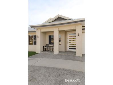 9 Pantropical Loop, Alkimos WA 6038