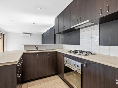 2/39 Barfield Road, Hammond Park WA 6164
