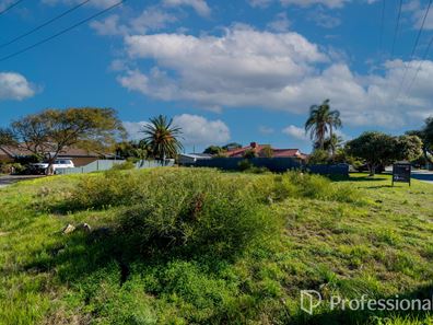 12 Trade Winds Drive, Safety Bay WA 6169