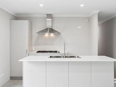 3 Chestnut Way, Eglinton WA 6034