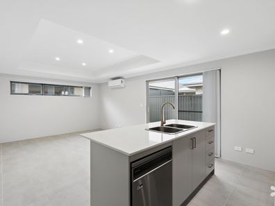 3 Chestnut Way, Eglinton WA 6034
