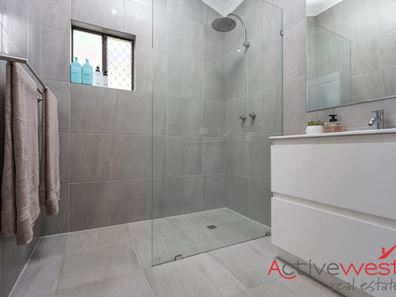 100 Fitzgerald Street, Beachlands WA 6530