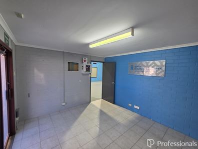 4/11 Enterprise Crescent, Malaga WA 6090