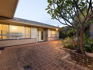 23 Doongalla Road, Attadale WA 6156