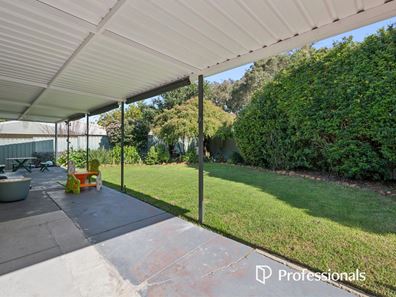 17 Kalbarri Street, Lesmurdie WA 6076
