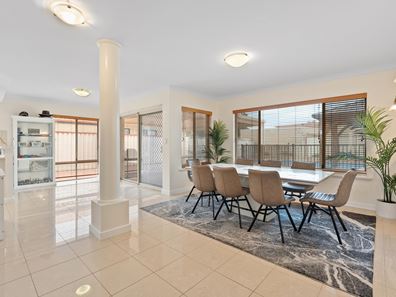 2 La Spezia Drive, Secret Harbour WA 6173